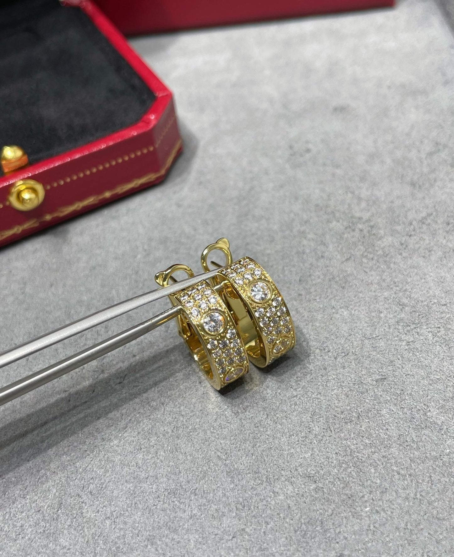 [Max Jewelry ]LOVE 5.5MM DIAMOND PAVED EARRINGS