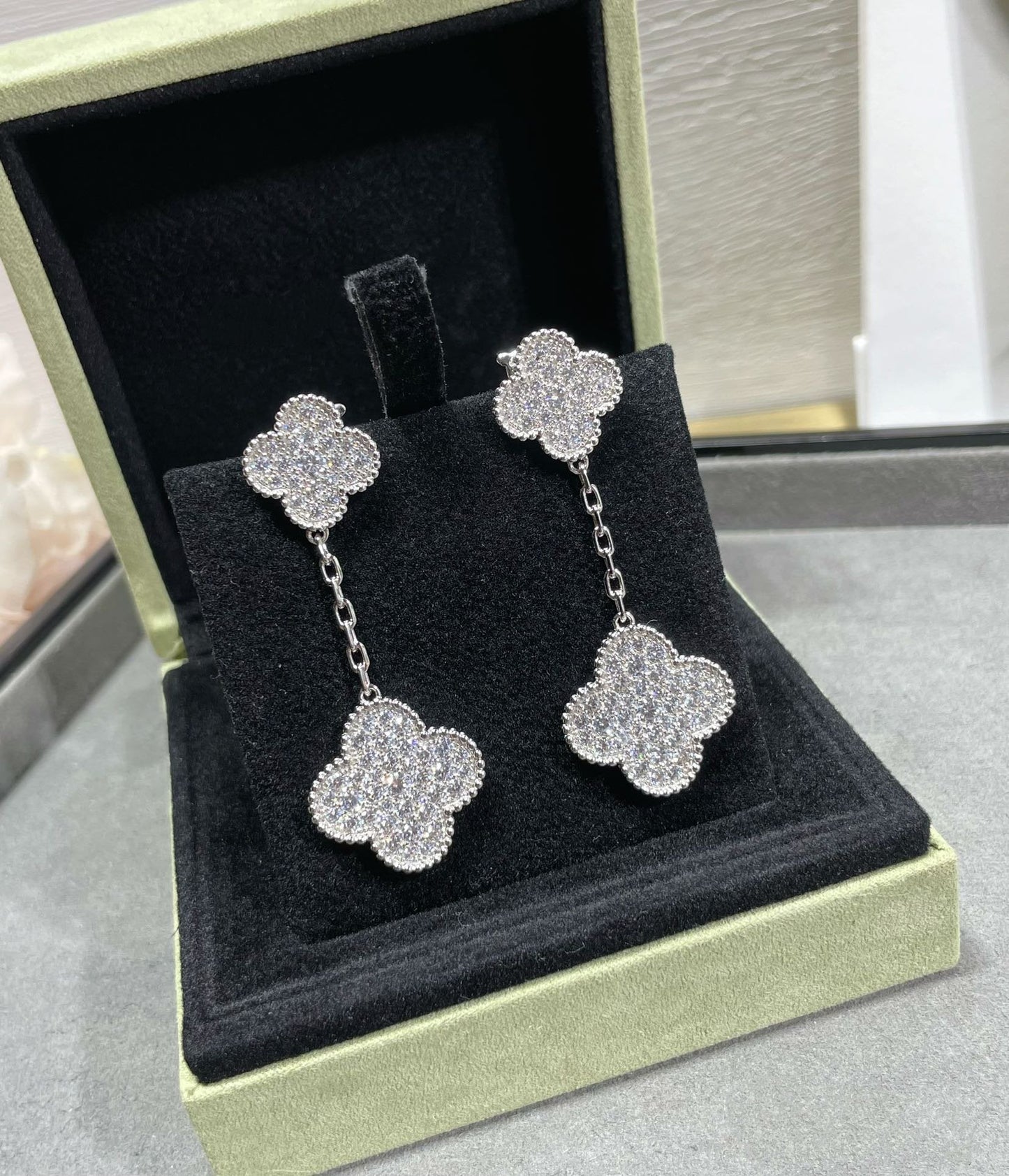 [Max Jewelry ]CLOVER 2 MOTIFS DIAMOND PAVED SILVER EARRINGS