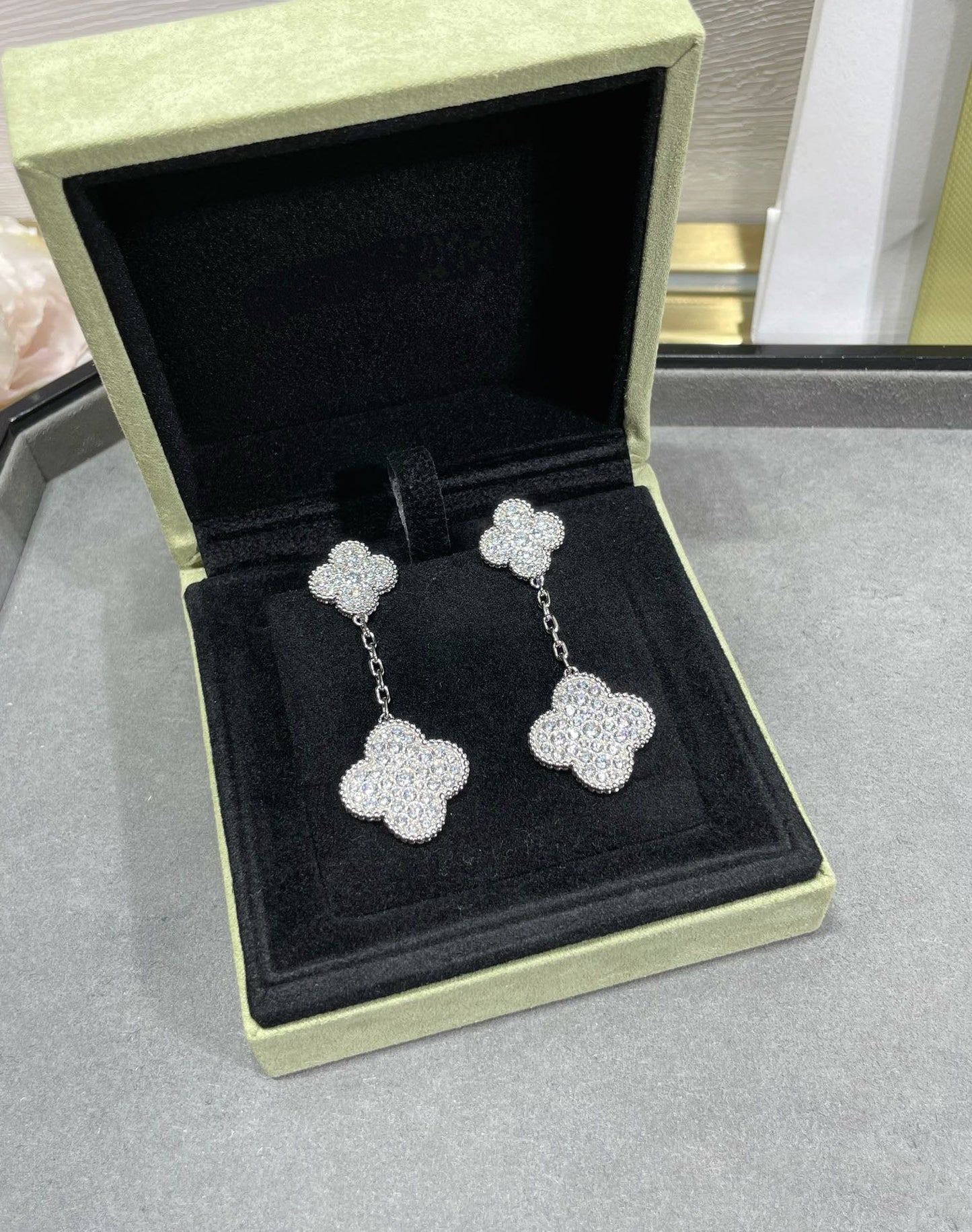 [Max Jewelry ]CLOVER 2 MOTIFS DIAMOND PAVED SILVER EARRINGS