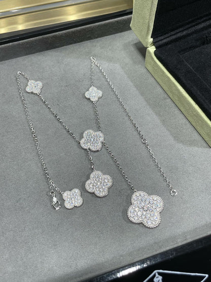 [Max Jewelry ]CLOVER 6 MOTIF DIAMOND PAVED NECKLACE