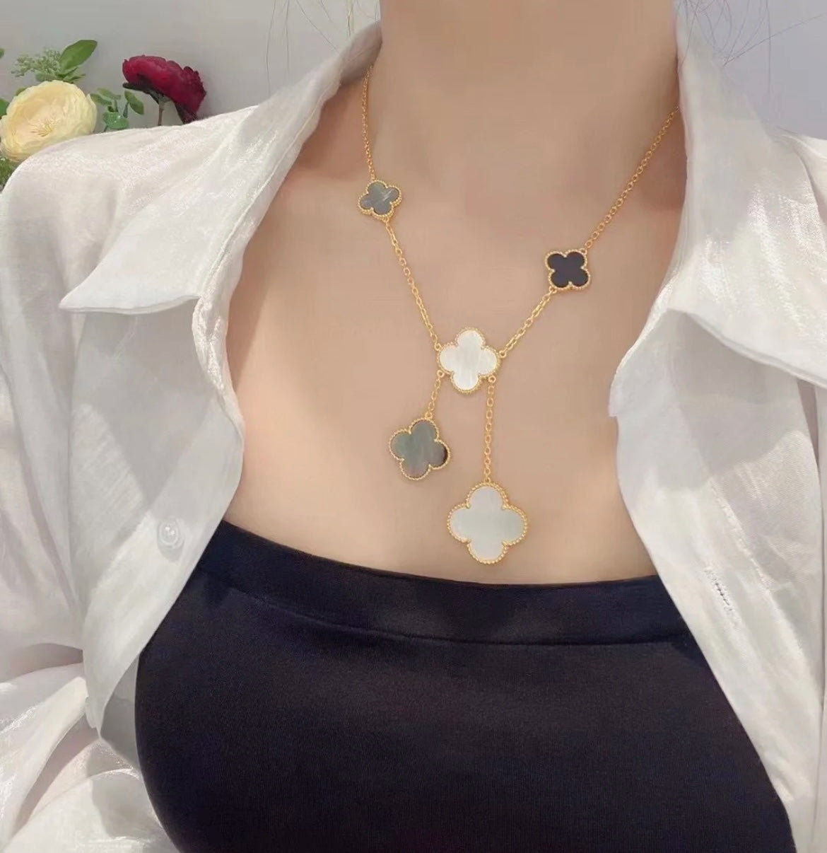 [Max Jewelry ]CLOVER 6 MOTIF MOP ONYX GOLD NECKLACE