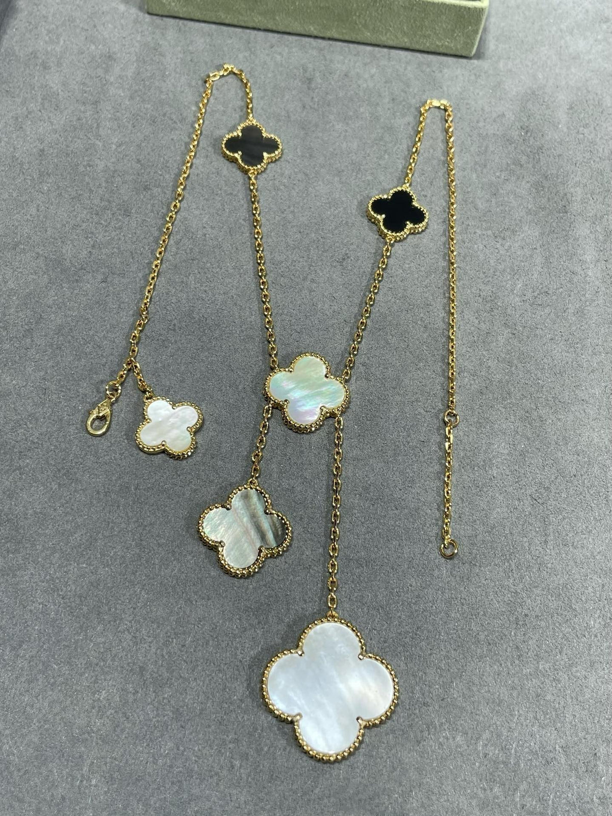 [Plus&Max]CLOVER 6 MOTIF MOP ONYX GOLD NECKLACE