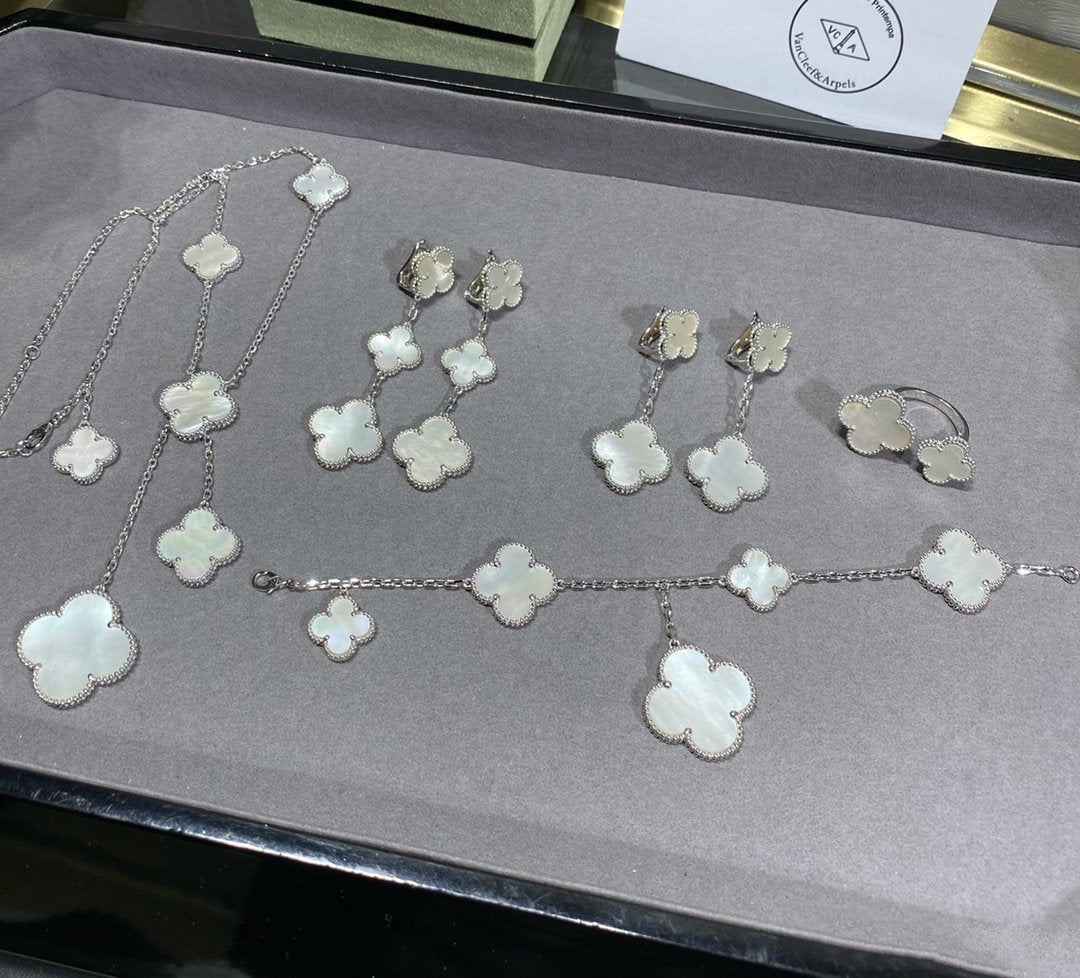 [Max Jewelry ]CLOVER 5 MOTIF WHITE MOP SILVER BRACELET