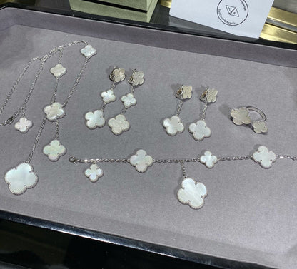 [Max Jewelry ]CLOVER 5 MOTIF WHITE MOP SILVER BRACELET