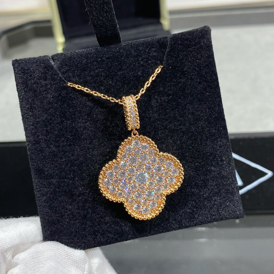 [Max Jewelry ]CLOVER 25MM LARGE PEDANT DIAMOND PAVED LONG NECKLACE