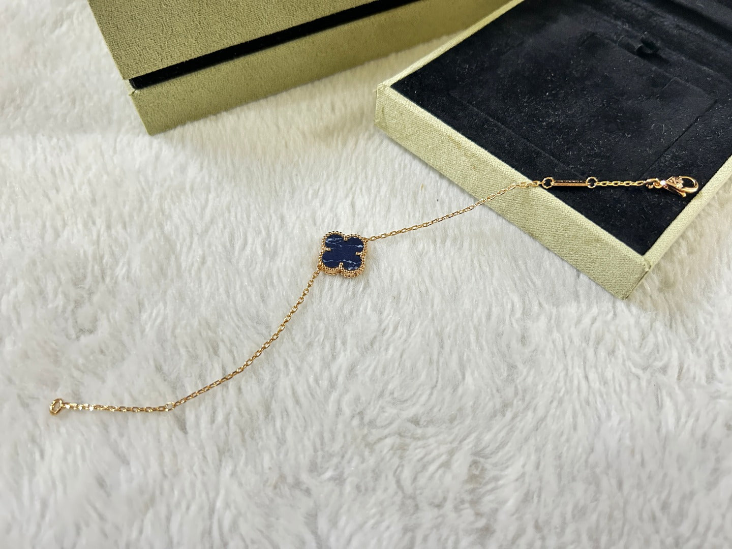 [Max Jewelry ]CLOVER 1 MOTIF PIETERSITE BRACELET