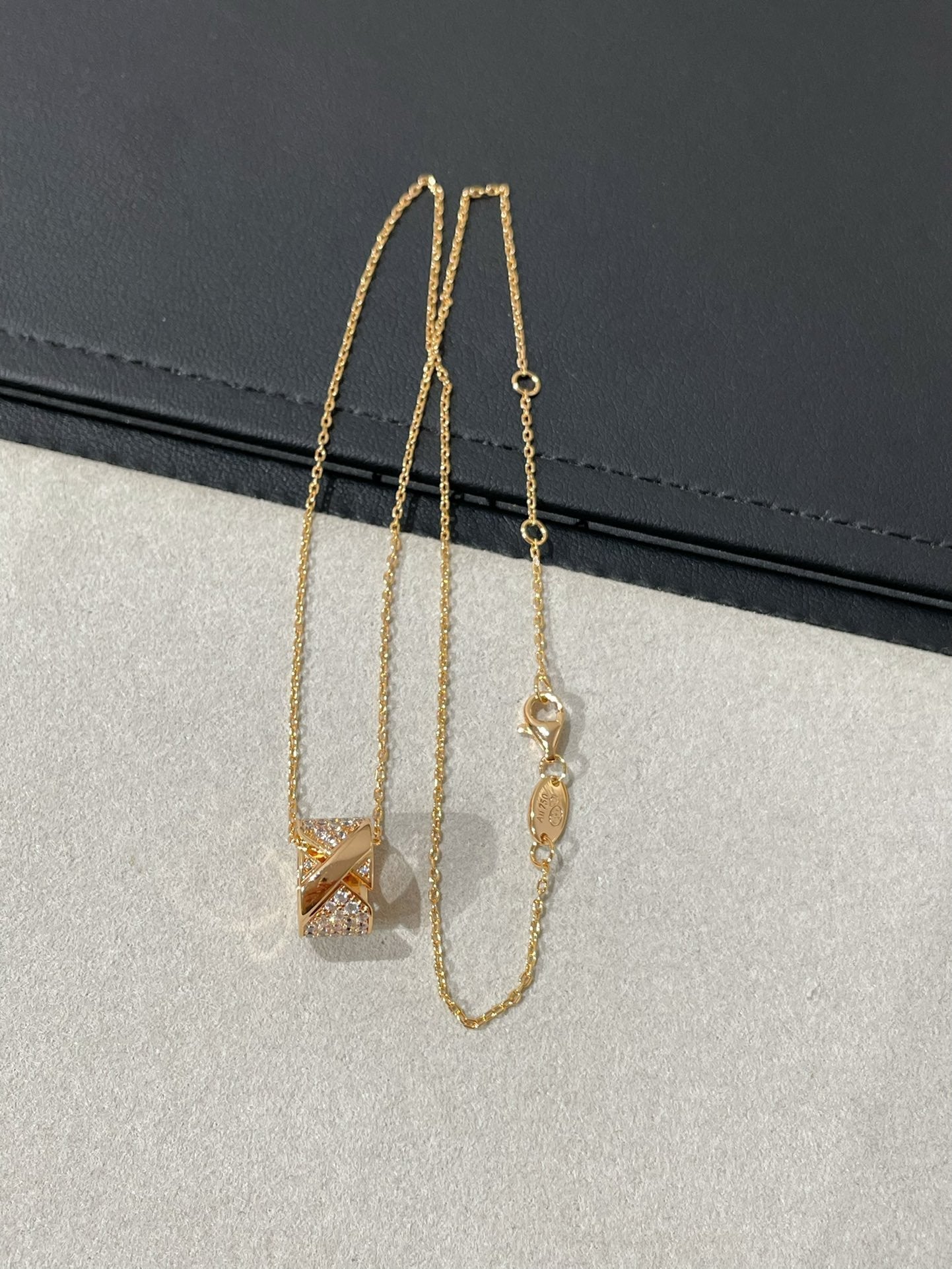 [Max Jewelry ]LIENS EVIDENCE DIAMOND PAVED NECKLACE