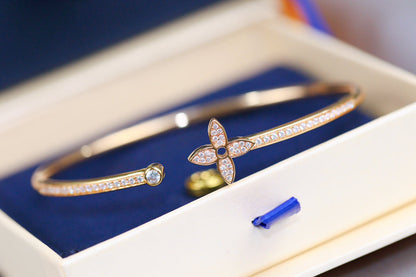 [Max Jewelry ]IDYLLE PINK GOLD OPEN BRACELET DIAMOND PAVED
