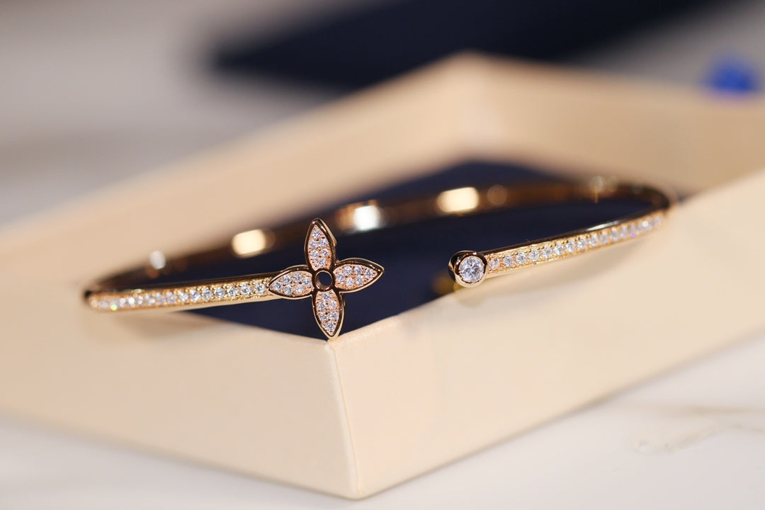 [Max Jewelry ]IDYLLE GOLD OPEN BRACELET DIAMOND PAVED