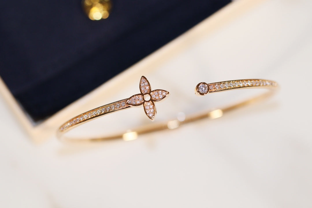 [Max Jewelry ]IDYLLE GOLD OPEN BRACELET DIAMOND PAVED