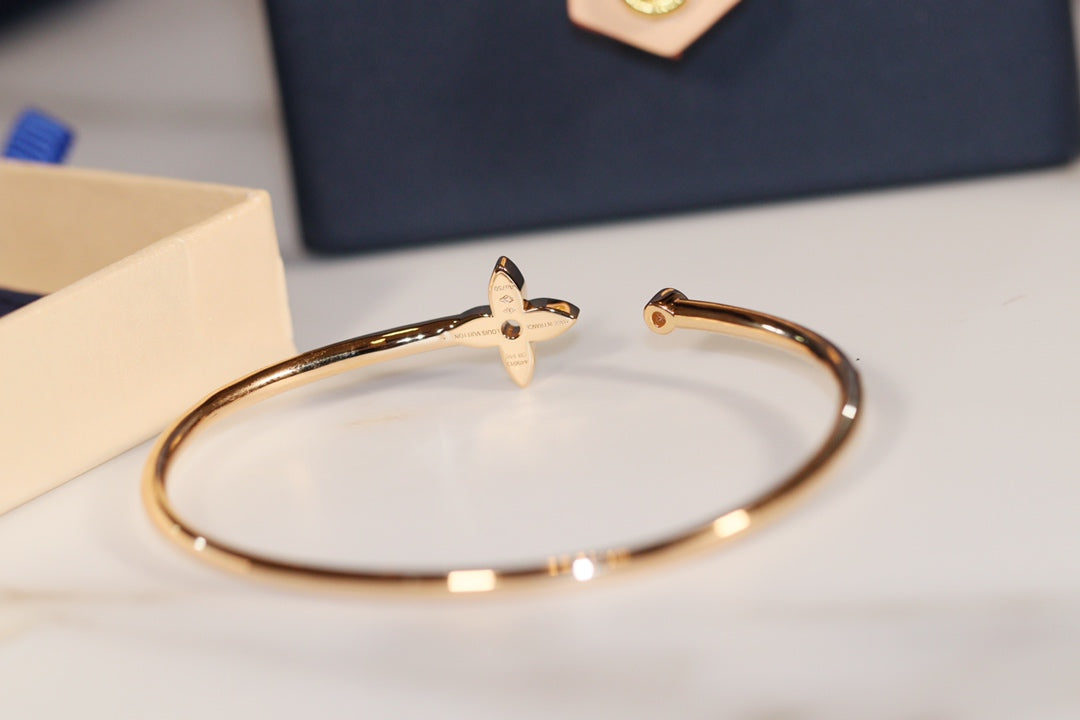 [Max Jewelry ]IDYLLE GOLD OPEN BRACELET DIAMOND PAVED