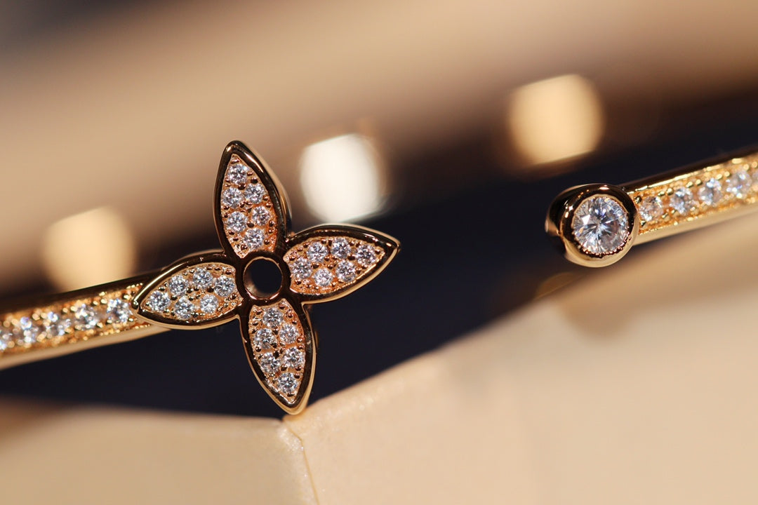 [Max Jewelry ]IDYLLE GOLD OPEN BRACELET DIAMOND PAVED