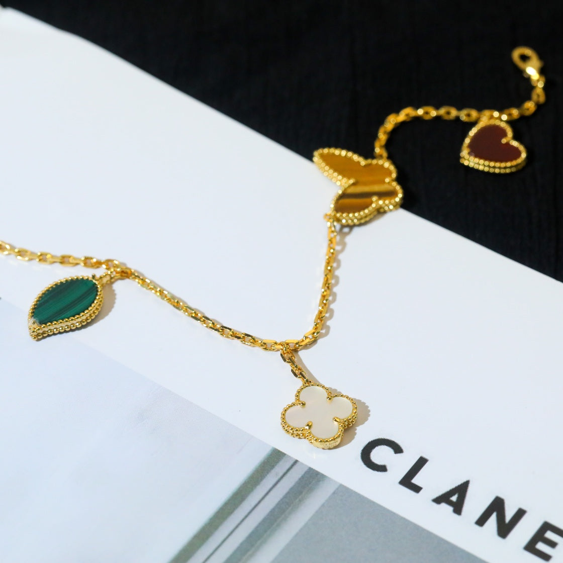 [Max Jewelry ]LUCKY SPRING 5 MOTIF GOLD BRACELET