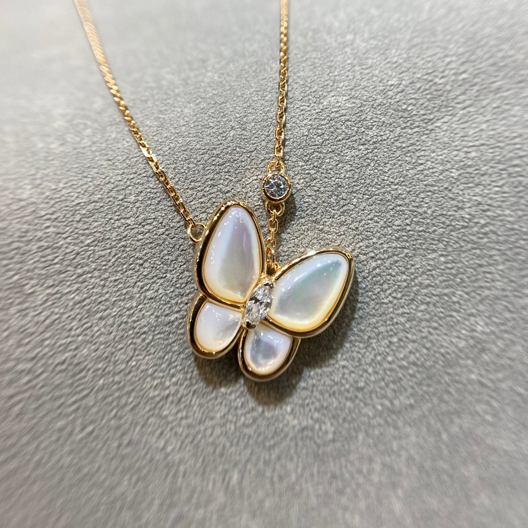 [Max Jewelry ]BUTTERFLY MOP DIAMOND NECKLACE