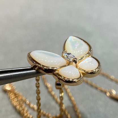 [Max Jewelry ]BUTTERFLY MOP DIAMOND NECKLACE