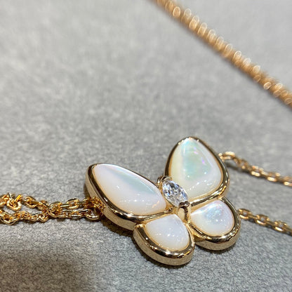 [Max Jewelry ]BUTTERFLY MOP DIAMOND NECKLACE