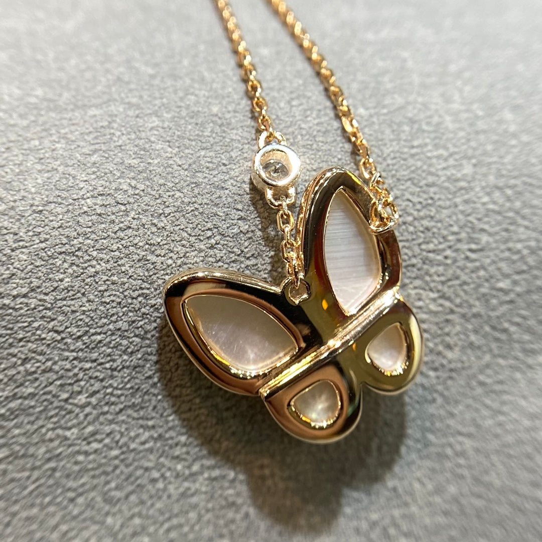 [Max Jewelry ]BUTTERFLY MOP DIAMOND NECKLACE
