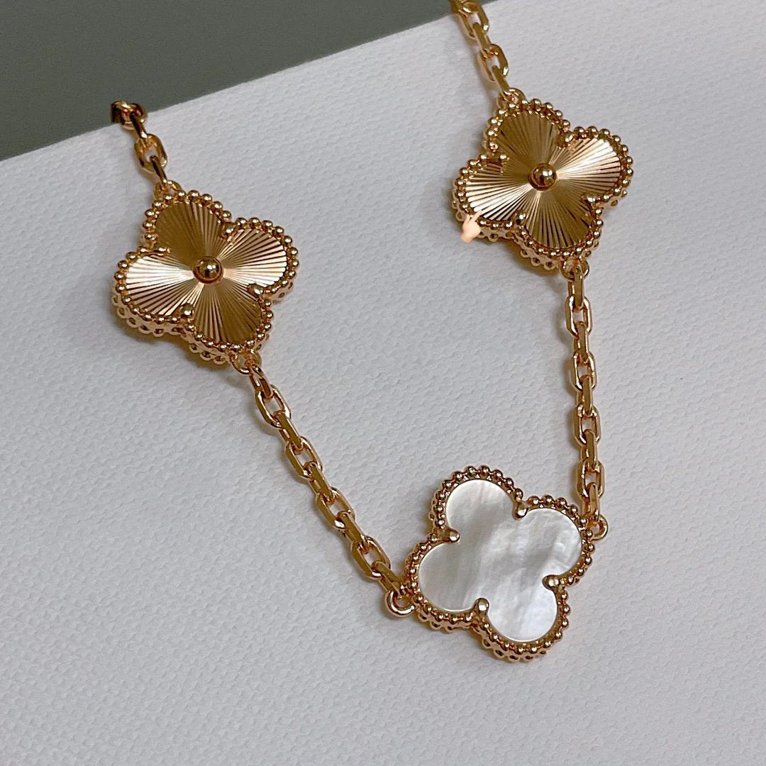 [Max Jewelry ]CLOVER WHITE PEARL MOP 5 MOTIF BRACELET COLLECTION