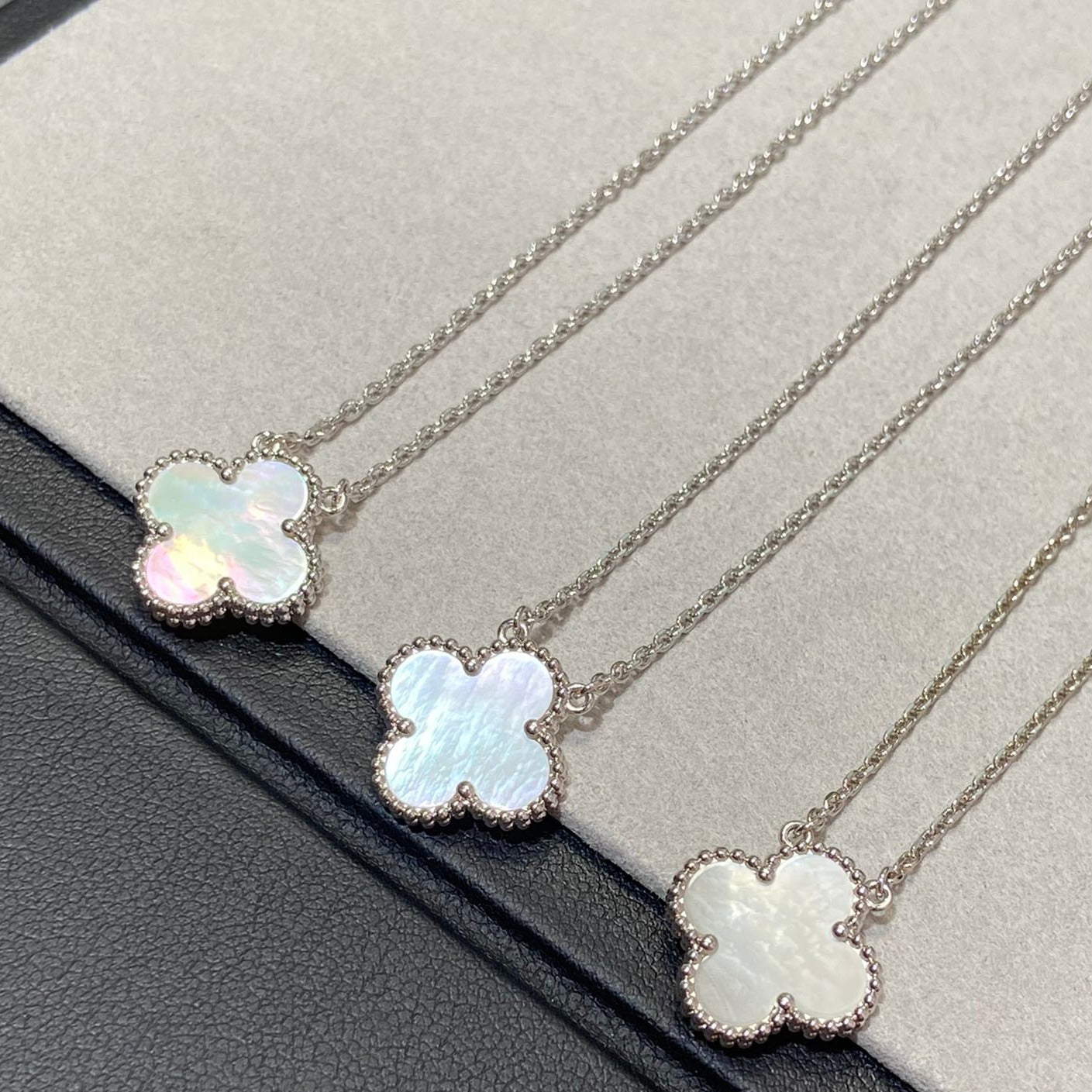 [Max Jewelry ]CLOVER MEDIUM SILVER WHITE MOP NECKLACE