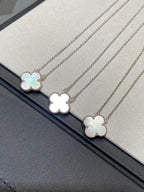 [Plus&Max]CLOVER MEDIUM SILVER WHITE MOP NECKLACE
