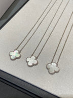 [Plus&Max]CLOVER MEDIUM SILVER WHITE MOP NECKLACE