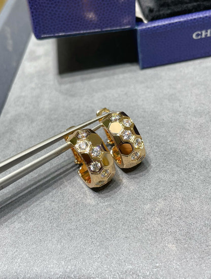 [Max Jewelry ]BEE LOVE DIAMOND HOOP EARRINGS