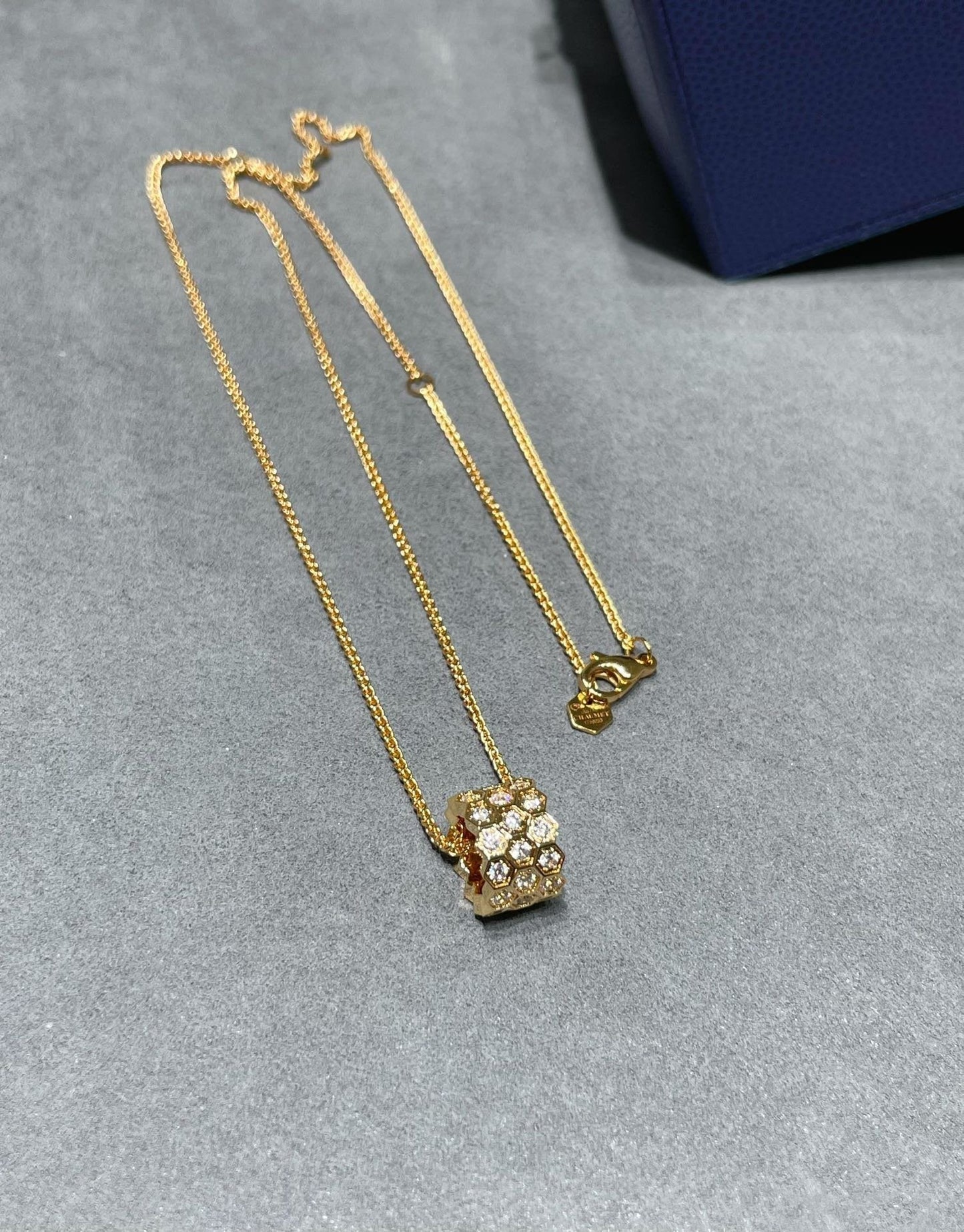 [Max Jewelry ]BEE LOVE DIAMOND PAVED 3 ROW NECKLACE