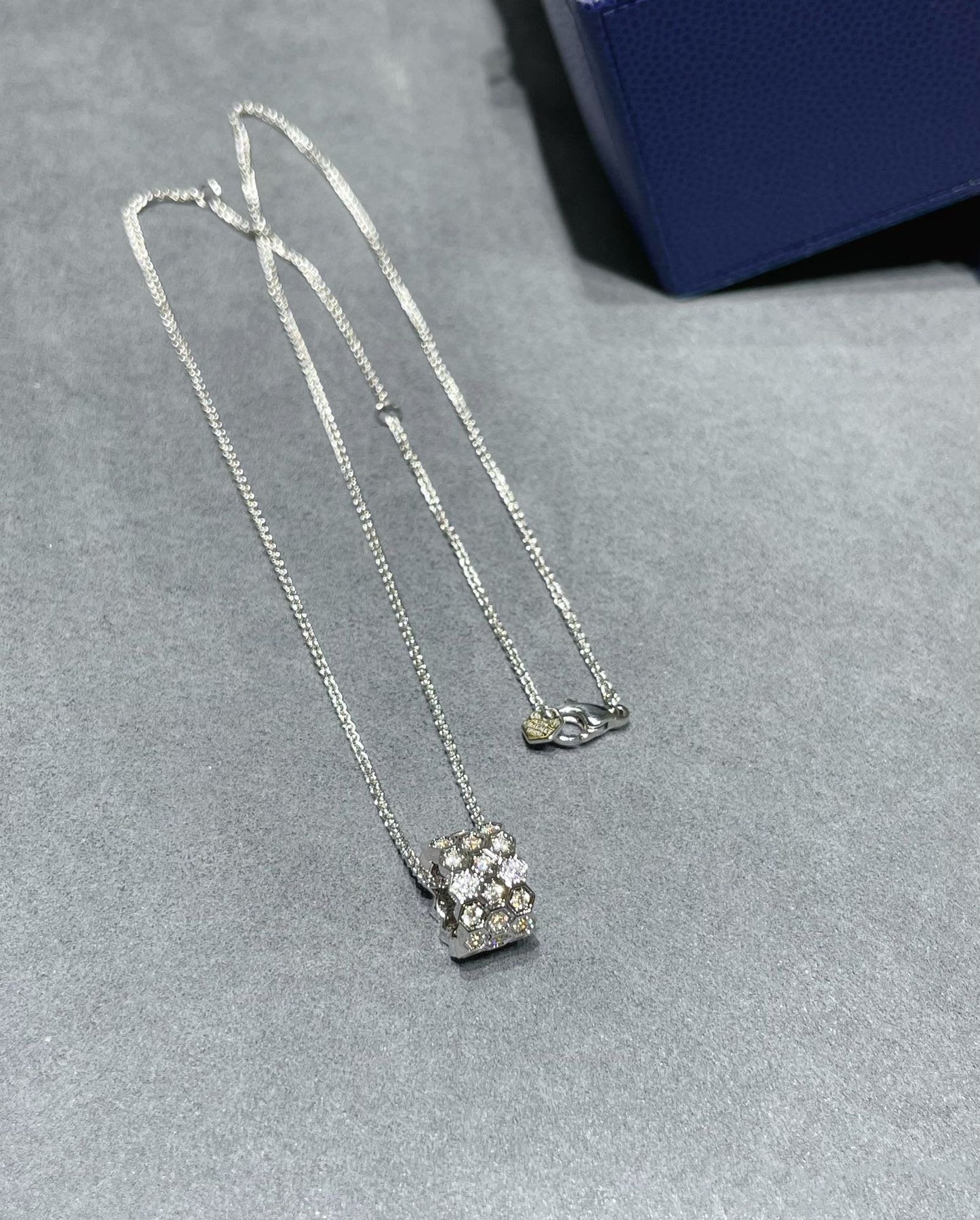 [Max Jewelry ]BEE LOVE DIAMOND PAVED 3 ROW NECKLACE