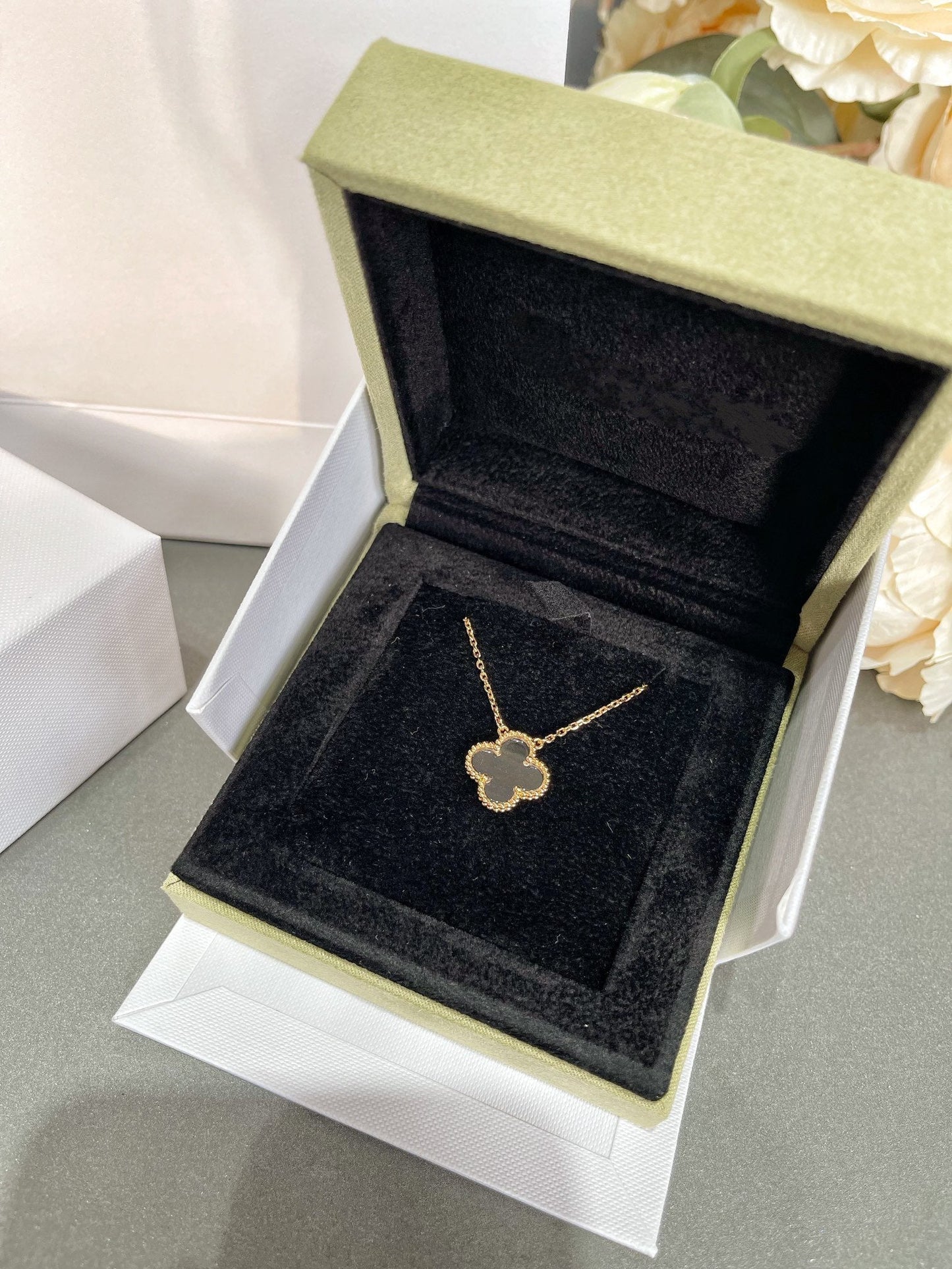 [Max Jewelry ]CLOVER ROCK CRYSTAL ROSE GOLD NECKLACE