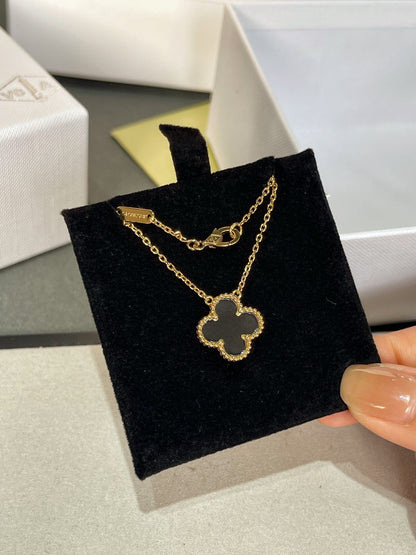 [Max Jewelry ]CLOVER ROCK CRYSTAL ROSE GOLD NECKLACE