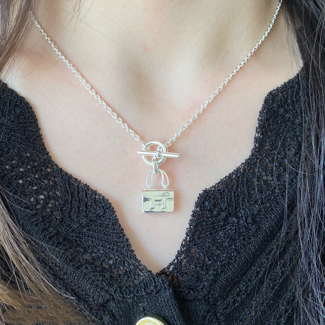 [Max Jewelry ]CONSTANCE PEDANT SILVER NECKLACE