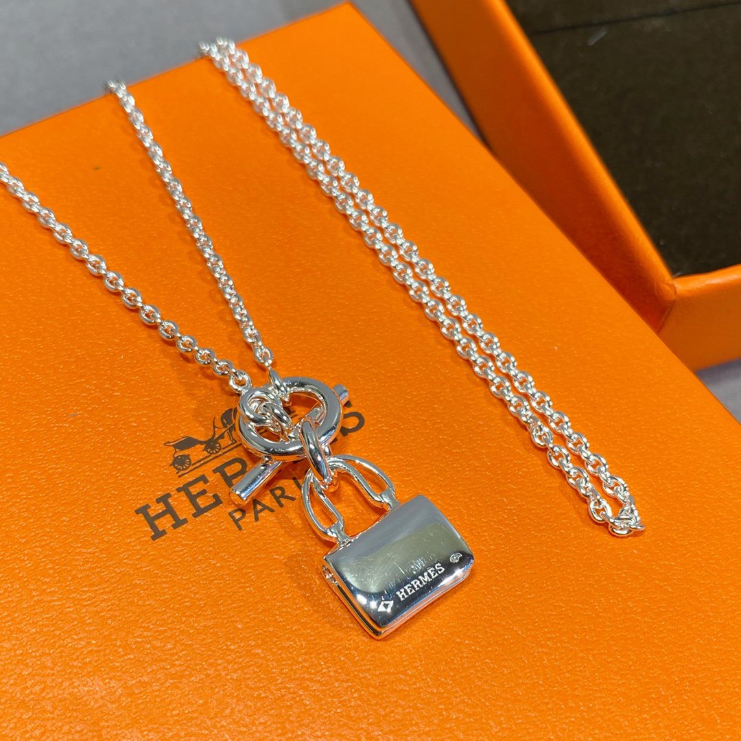 [Max Jewelry ]CONSTANCE PEDANT SILVER NECKLACE