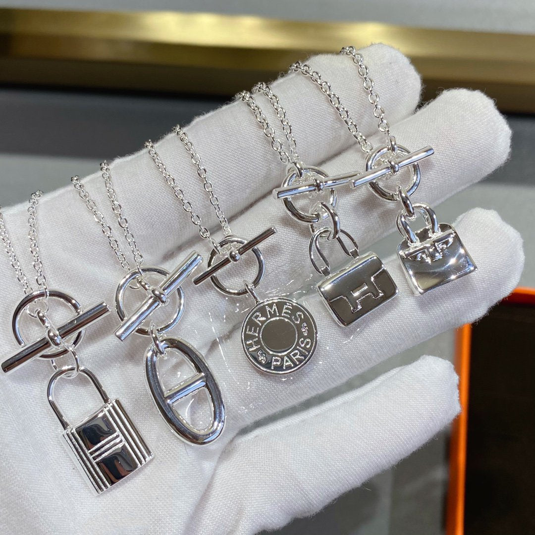 [Max Jewelry ]CONSTANCE PEDANT SILVER NECKLACE