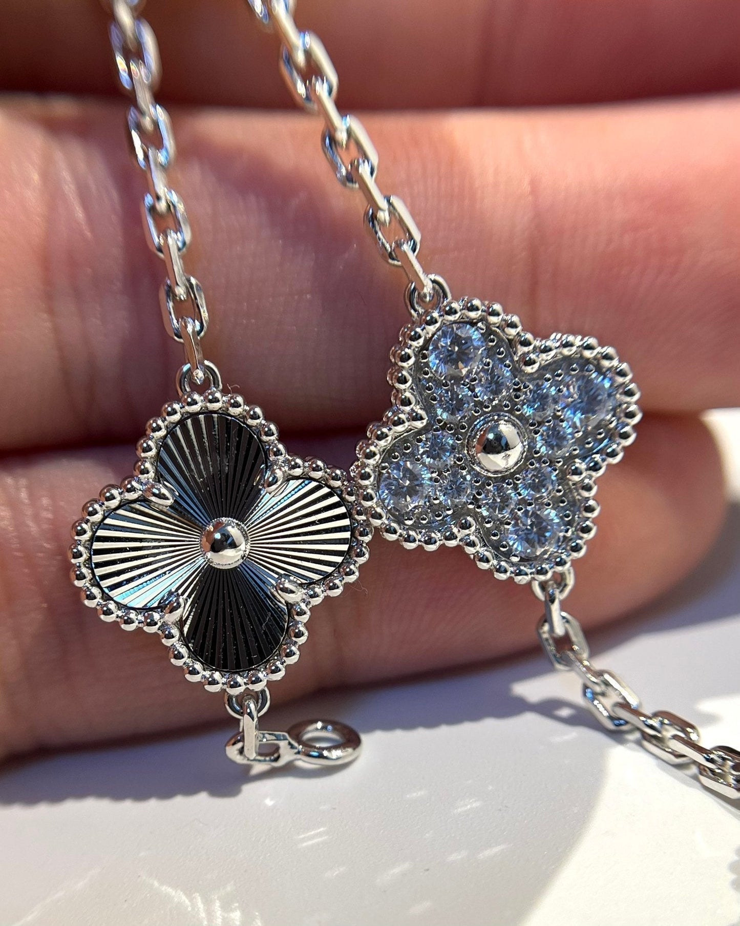 [Max Jewelry ] CLOVER 5 MOTIF LASER BRACELET COLLECTION