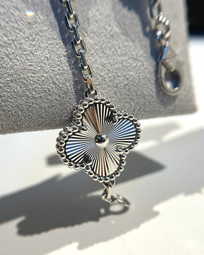 [Max Jewelry ] CLOVER 5 MOTIF LASER BRACELET COLLECTION