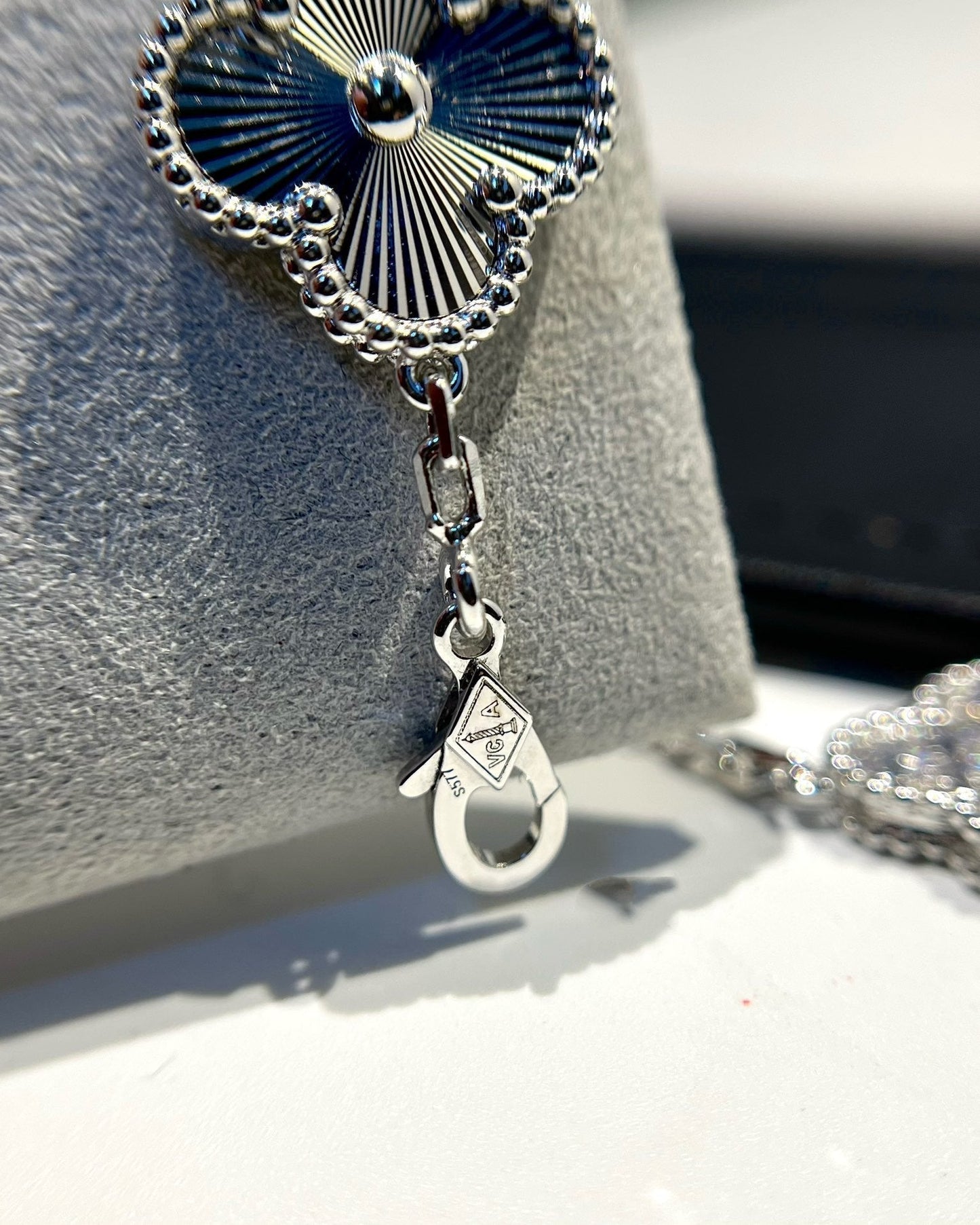 [Max Jewelry ] CLOVER 5 MOTIF LASER BRACELET COLLECTION