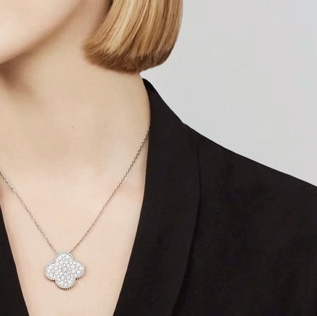 [Max Jewelry ]CLOVER 25MM LARGE PENDANT DIAMOND PAVED SILVER NECKLACE