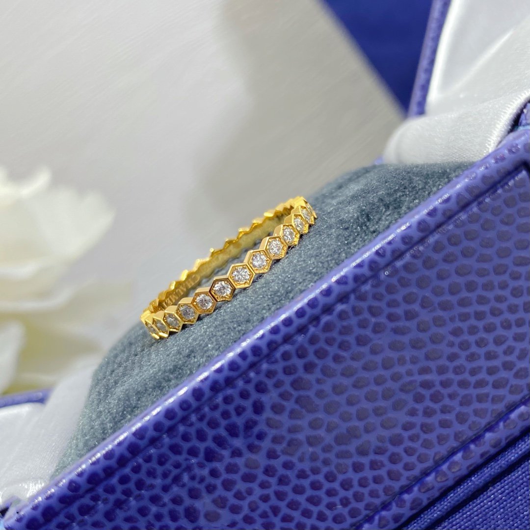 [Max Jewelry ]BEE LOVE DIAMOND PAVED SMALL RING