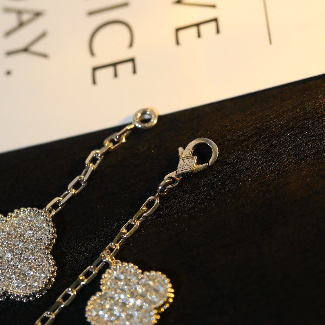 [Max Jewelry ]CLOVER BRACELET 5 MOTIF SILVER DIAMOND PAVED