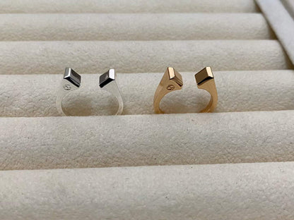 [Max Jewelry]THE CONE RIVET RING IS OPEN AND ONE SIZE FITS ALL