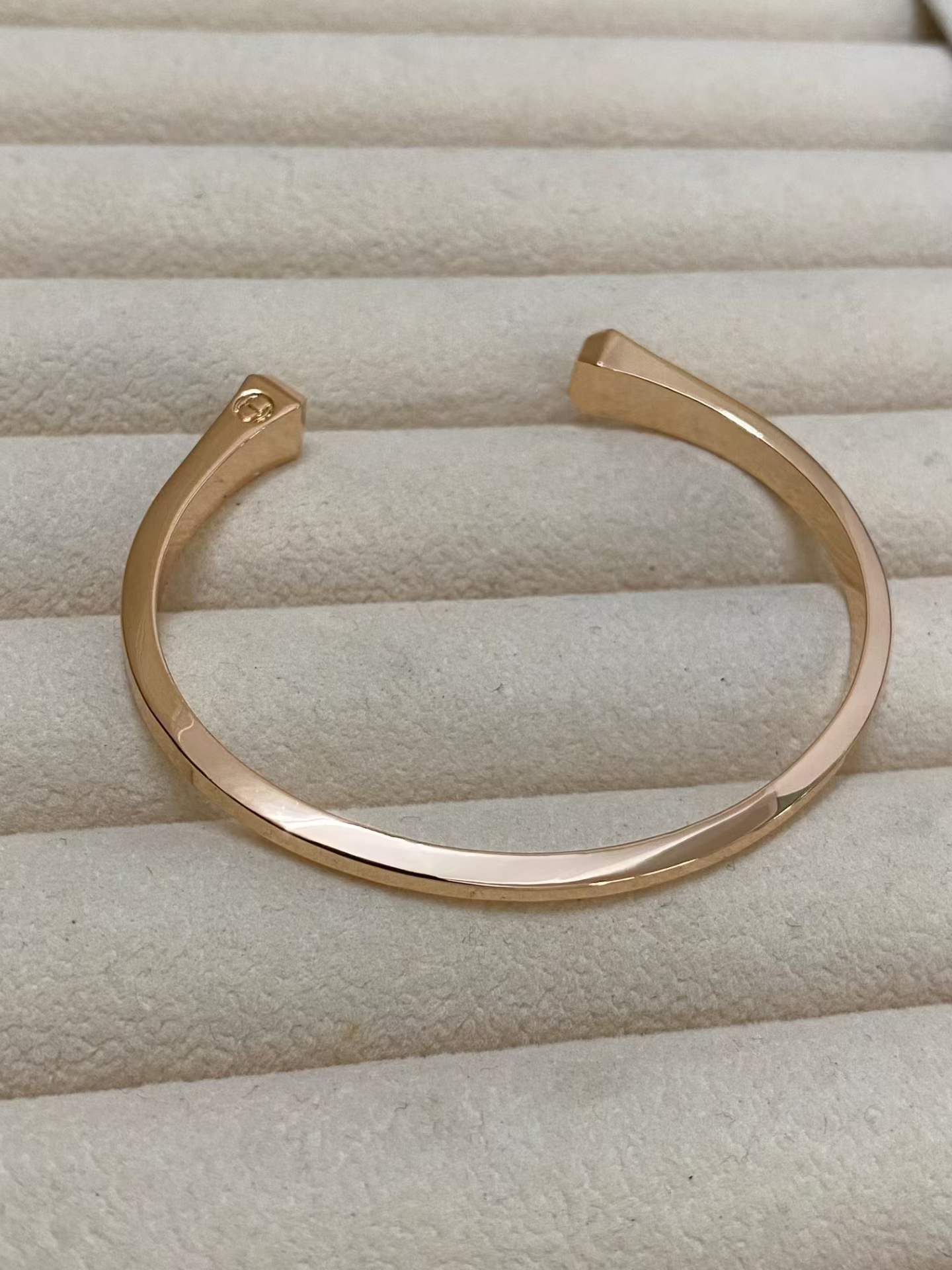 [Max Jewelry]CLOU DE FORGE SQUARE CONE STUDS OPEN CUFF ONE SIZE