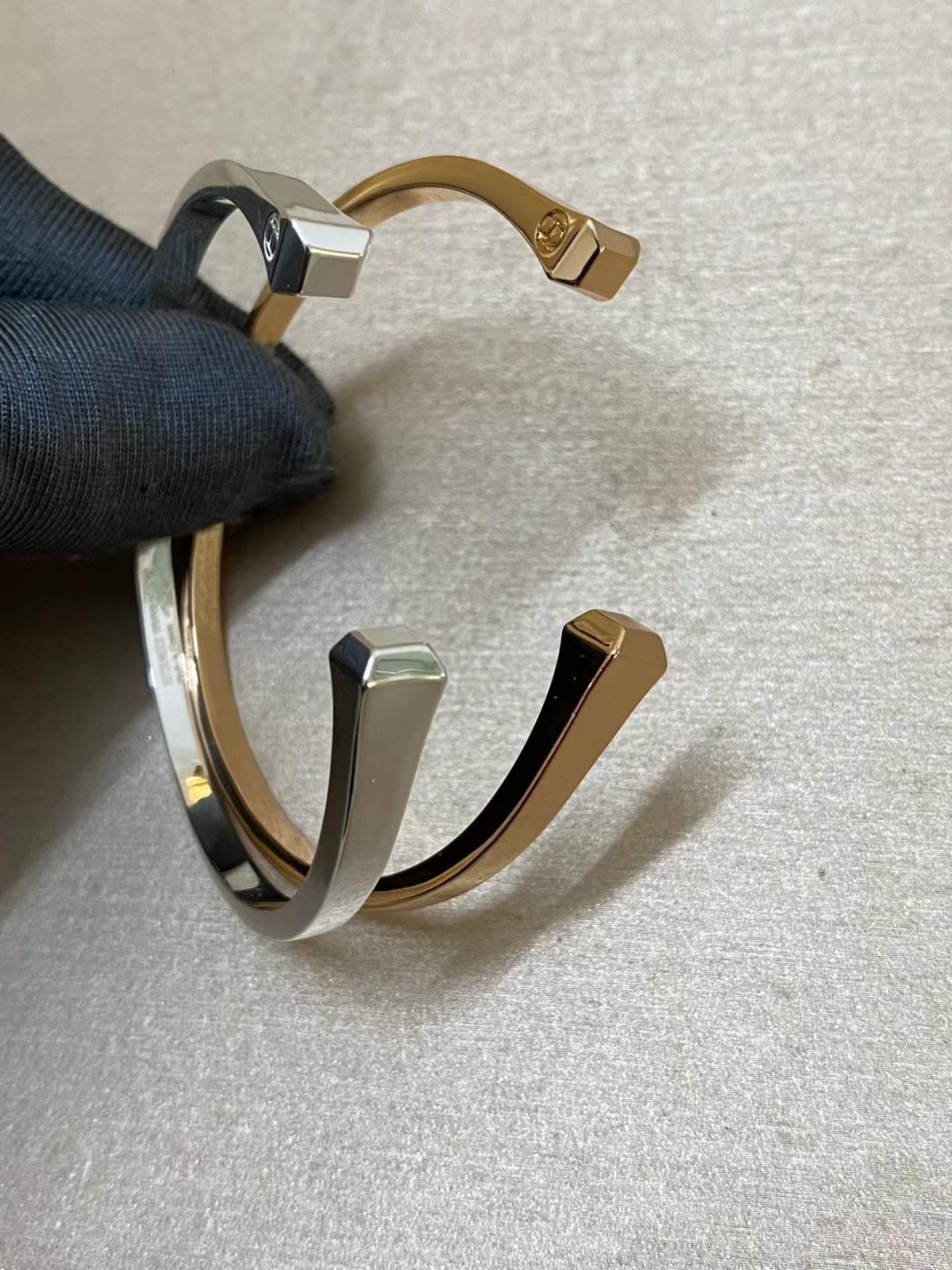 [Max Jewelry]CLOU DE FORGE SQUARE CONE STUDS OPEN CUFF ONE SIZE