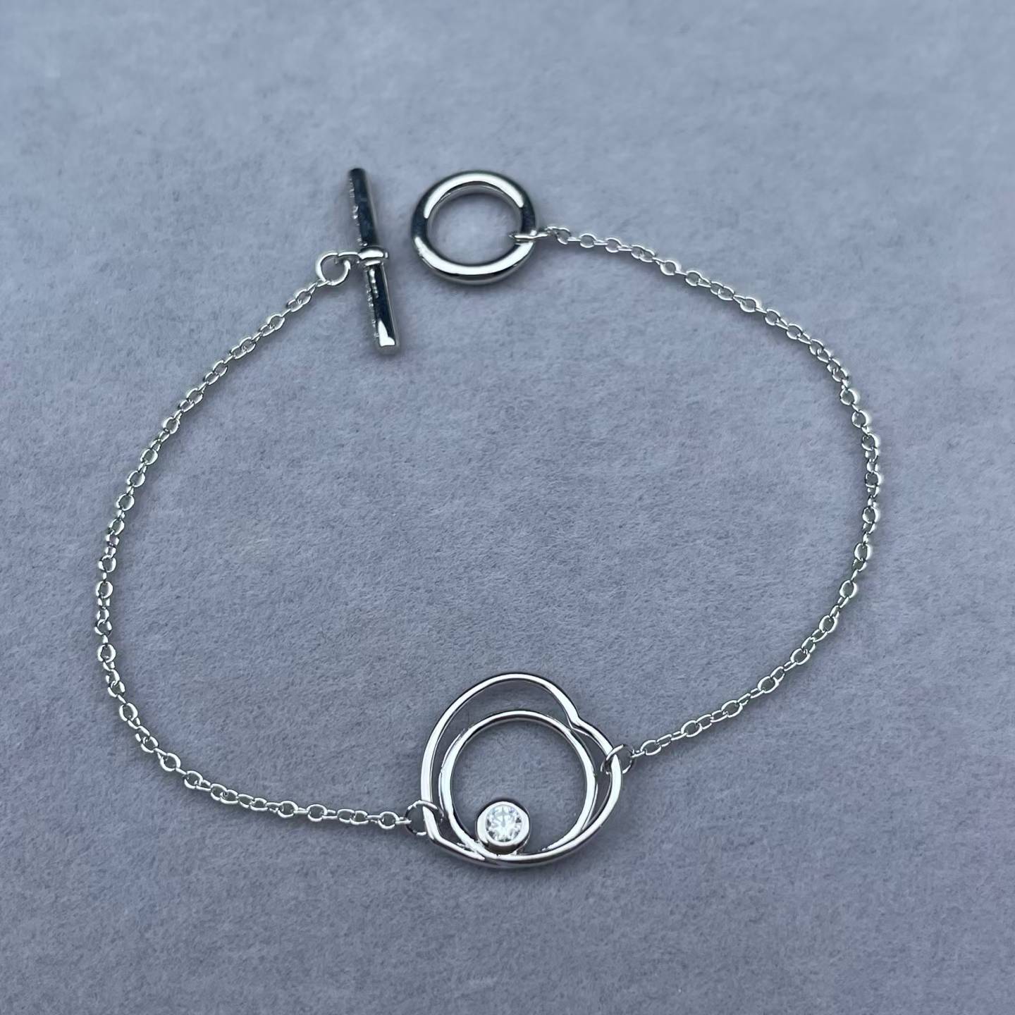 [Max Jewelry]HOLLOW HEART SINGLE DIAMOND BRACELET
