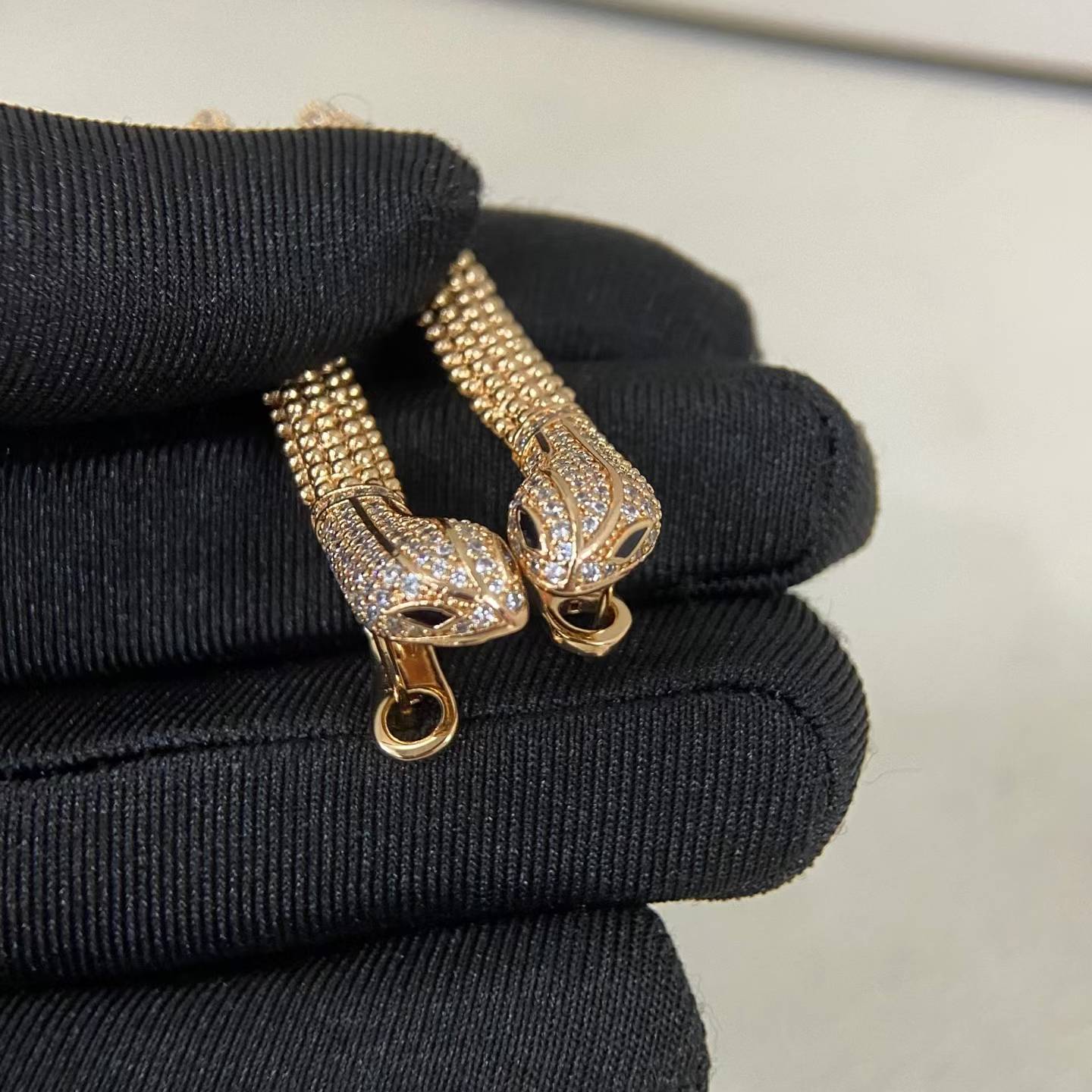 [Max Jewelry]DIAMOND-SET DEW DROP SERPENT SERIES SNAKE CLIP EARRINGS