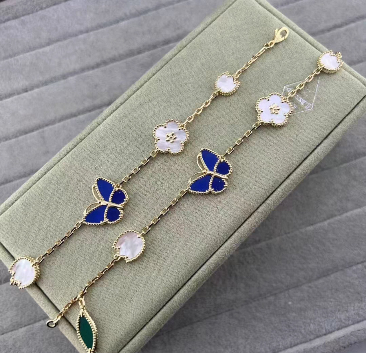 [Max Jewelry ]LUCKY SPRING GOLD BLUESTONE WHITE MOTHER-OF-PEARL BRACELET