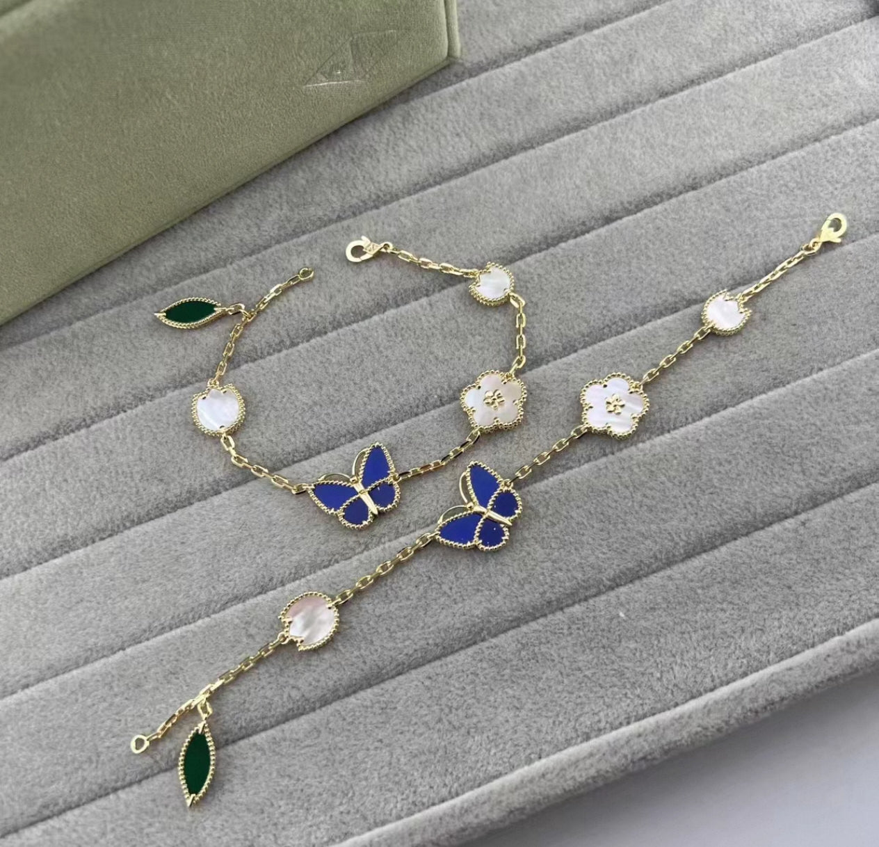 [Max Jewelry ]LUCKY SPRING GOLD BLUESTONE WHITE MOTHER-OF-PEARL BRACELET