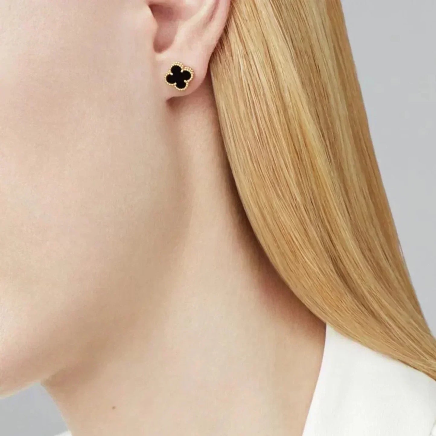[Max Jewelry ]CLOVER MINI 9.5MM BLACK MOP EARRINGS