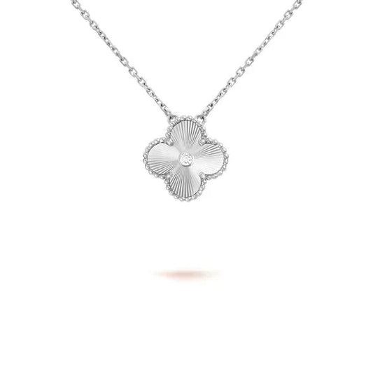 [Max Jewelry ]CLOVER  15MM DIAMOND LASER NECKLACE SILVER