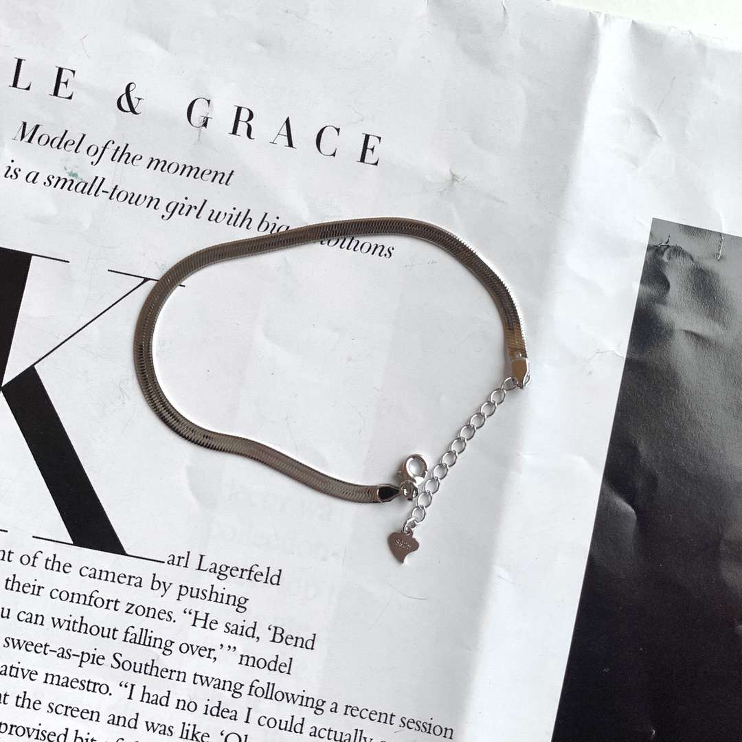 [Max Jewelry ]Flat Snake Bone Chain Blade Necklace