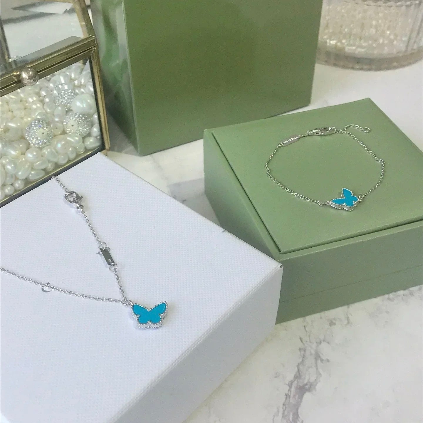 [Max Jewelry ]BUTTERFLY TURQUOISE BUTTERFLY BRACELET SILVER